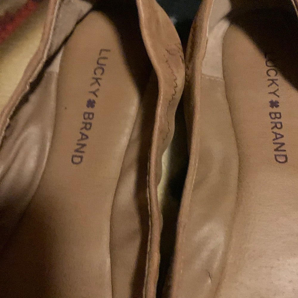 Women’s Lucky Brand size 10. Great shape. Leather!